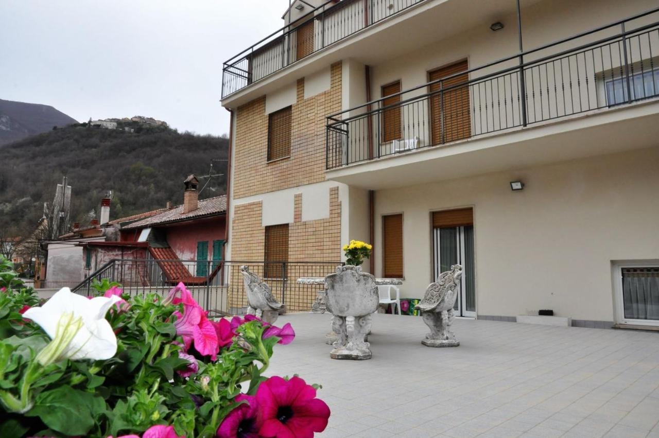 Albergo Rio Canistro Экстерьер фото